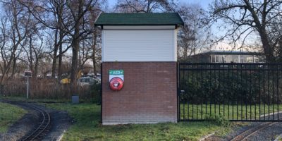 Derde AED is beschikbaar in het Zuiderpark Derde AED is beschikbaar in het Zuiderpark