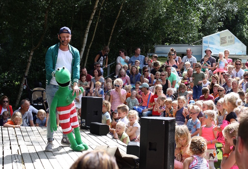 KIKKER ZINGT EN LEEST VOOR (3+)